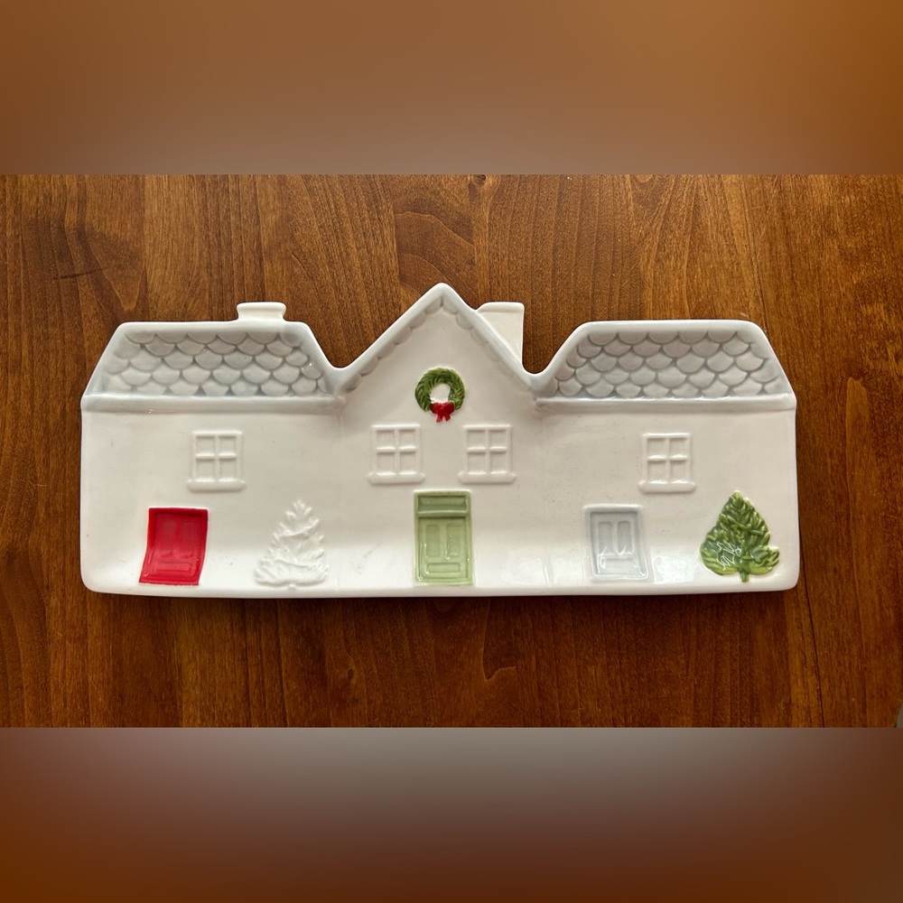 St. Nicholas Square serving plate. 6” x 13.5”